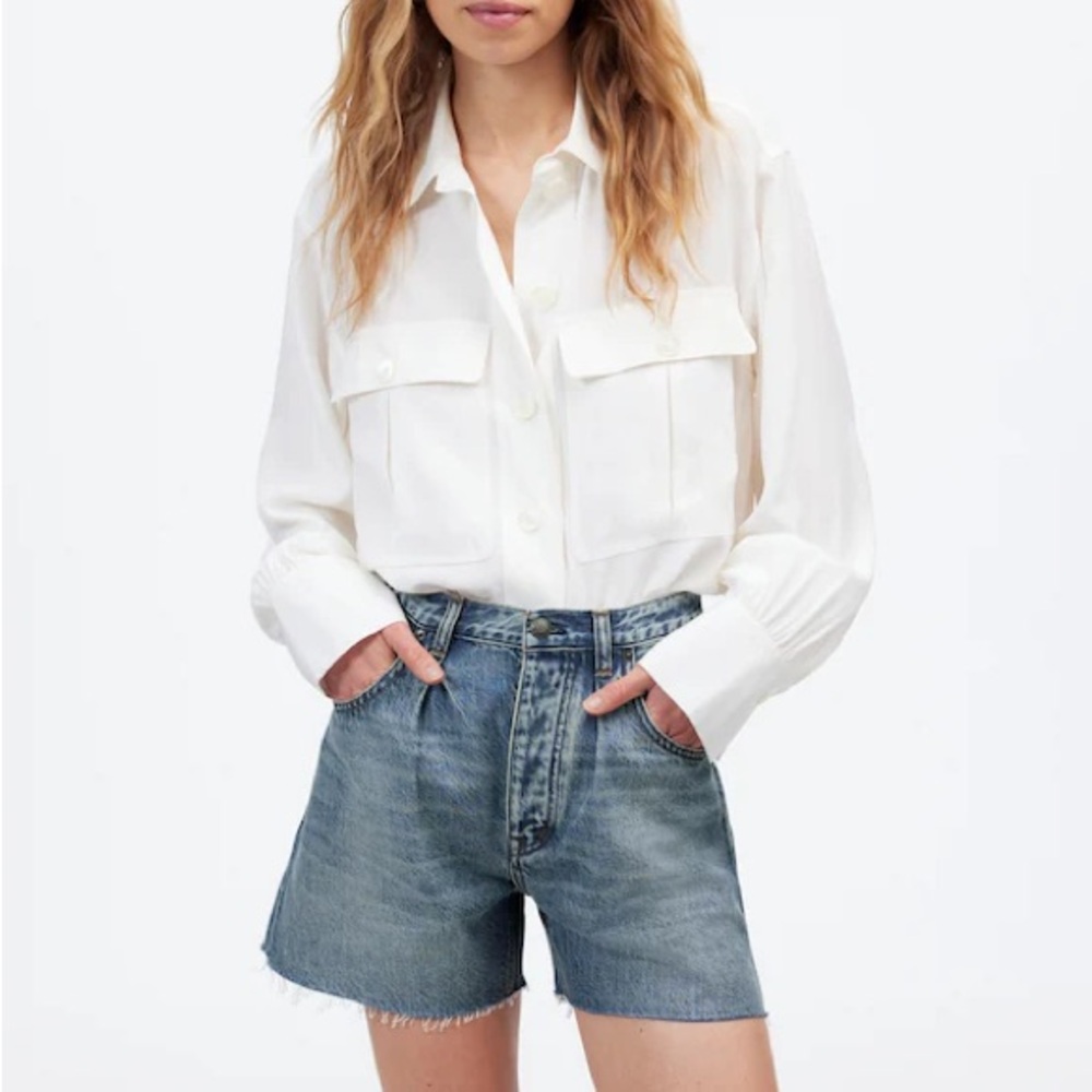 Madewell Pleated Low-Slung Denim Shorts: Airy Edition
Billings Wash Size 25